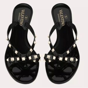 VALENTINO GARAVANI Summer Rockstud sandals Size 38 $625 NEW